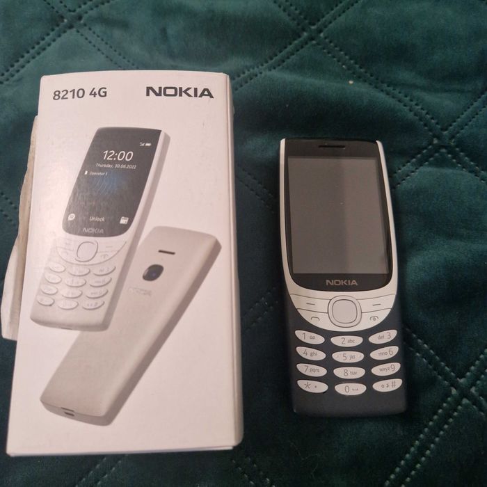 Nokia 8210 4G telefon