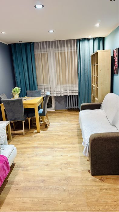 Dwa pokoje odswierzone i pachnace czeka   byc moze na  Ciebie? Swarzewska,parter w bloku, dwa pokoje, kuchnia osobna