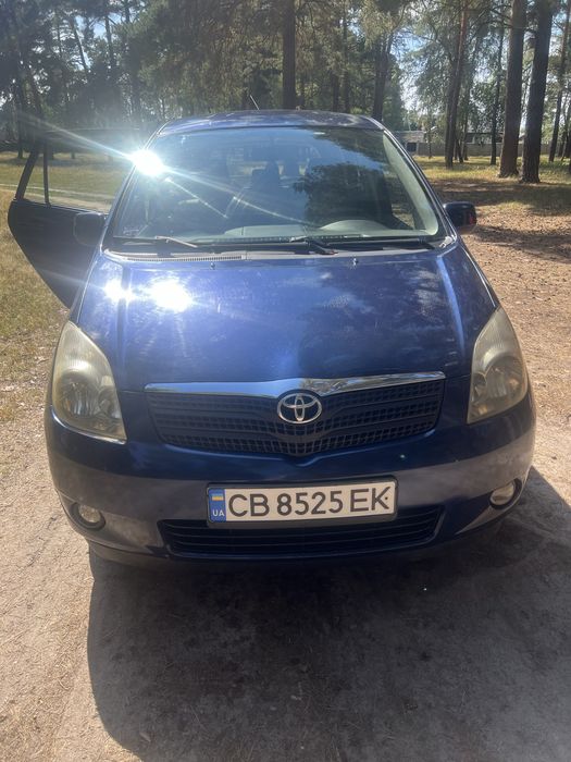 Toyota Corolla Verso 2.0 D-4D 2002 дизель