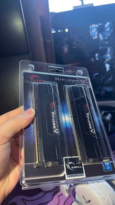 Оперативна пам'ять G.Skill CL16 DDR4 16GB 2x8GB 3200Mhz Ripjaws V
