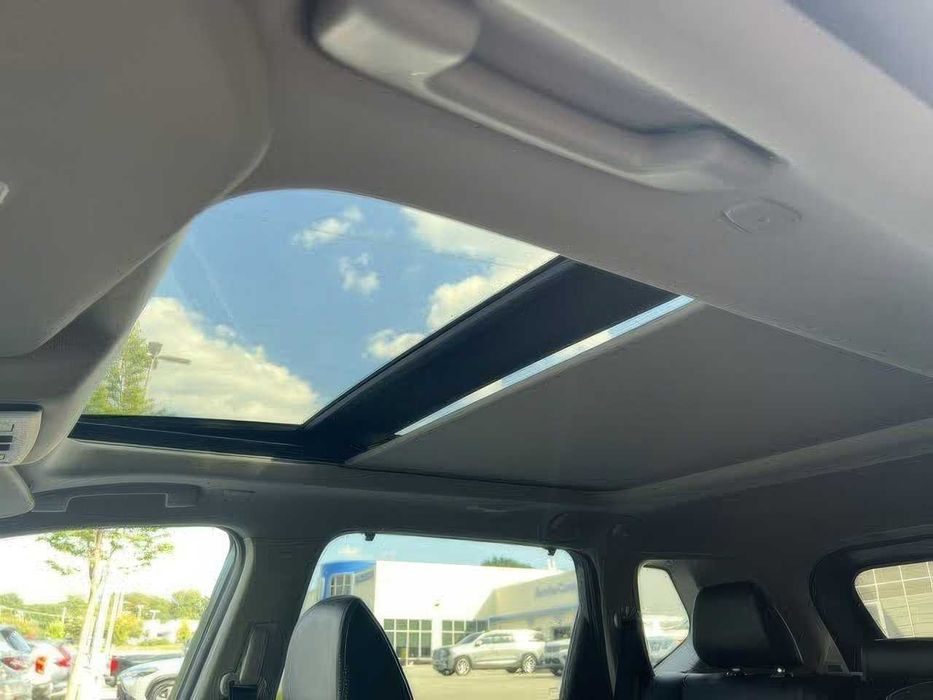 Nissan Rogue SL      2022