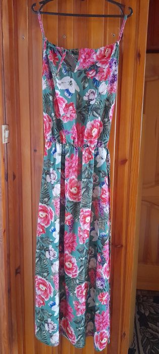 Sukienka maxi z rozporkiem