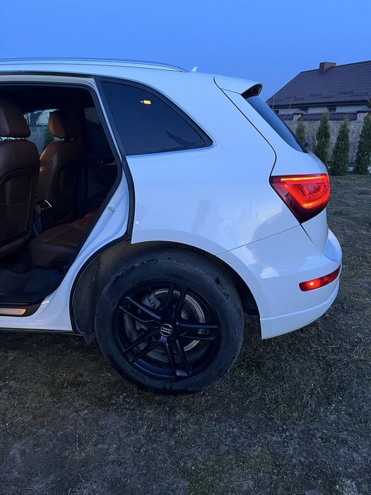 Audi Q5 2015 БЕЗ ДТП  Повністю обслужене та доглянуте авто.