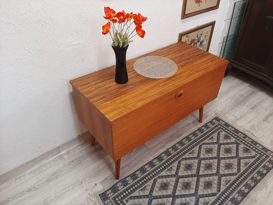 Wyjątkowa komoda Vintage – po renowacji, gotowa do nowego wnętrza!