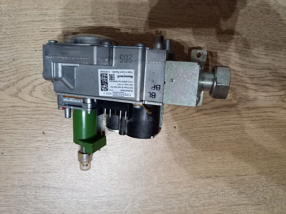 Zawór gazowy  Junkers ZW 24.Junkers ceraclass