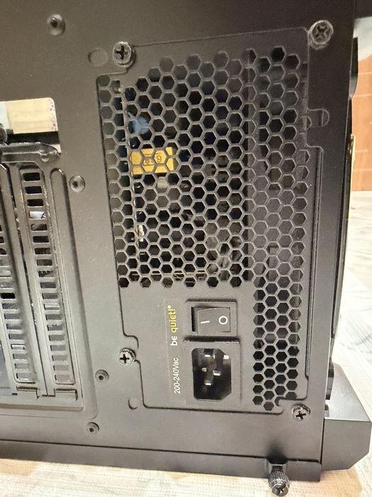 Obudowa komputerowa z zasilaczem be Quiet 600W