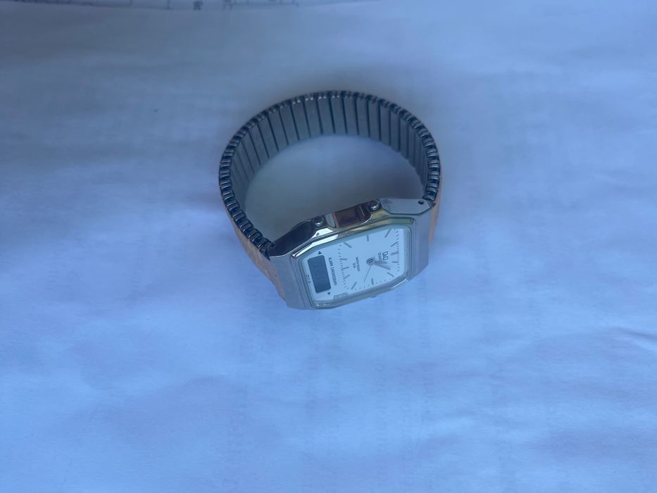 Колекційний годинник QQ (Citizen) Japan