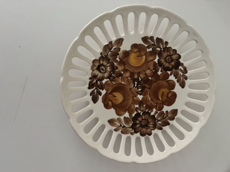 Ażurowy talerz koło prl fajans
