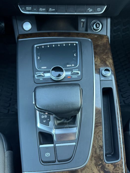 Продам Audi Q5