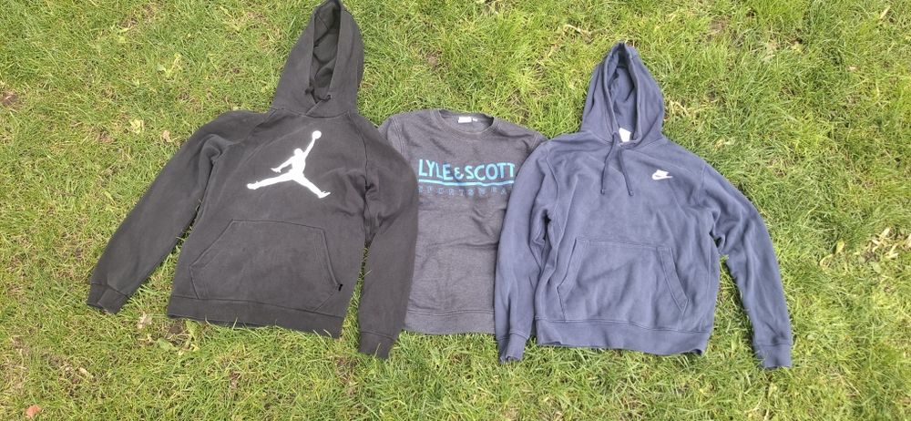 Пак речей 2 худі від Nike, Jordan та один Lyle skott