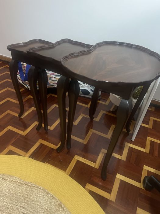 Conjunto de 3 Mesas de Apoio/Ninho em Madeira – Estilo Clássico