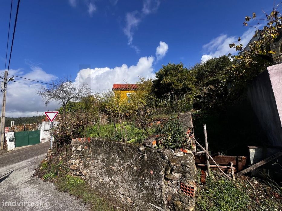 Terreno com Ruina próximo a praias fluviais
