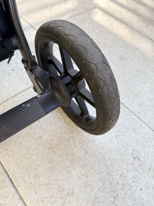 Sprzedam wózek spacerówka.  Wózek ROAN Coss