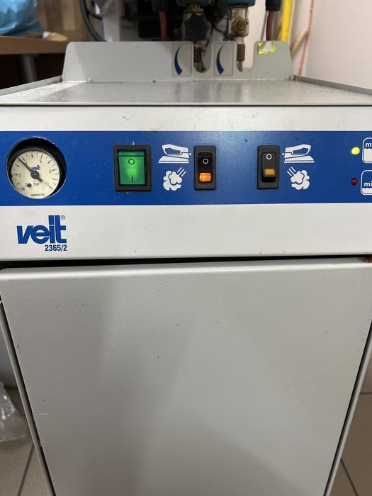 Stół prasowalniczy z wytwornicą