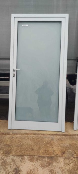 Drzwi lewe 90 szkło matowe aluminium