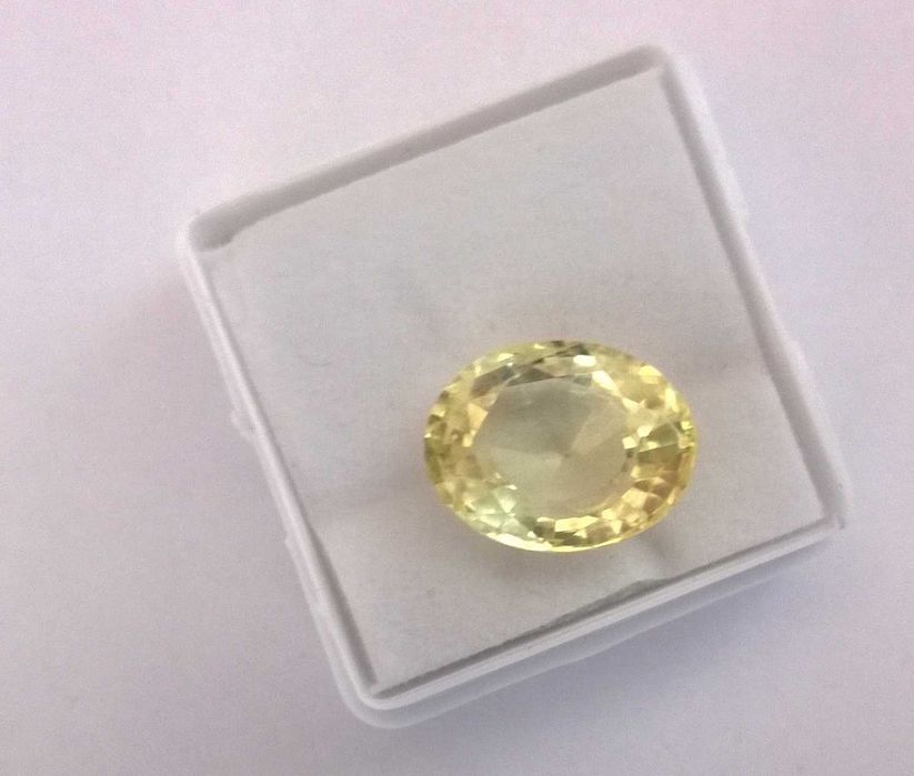 Szafir żółty  - 9.8 CT ,   13.8 x 10.9 mm