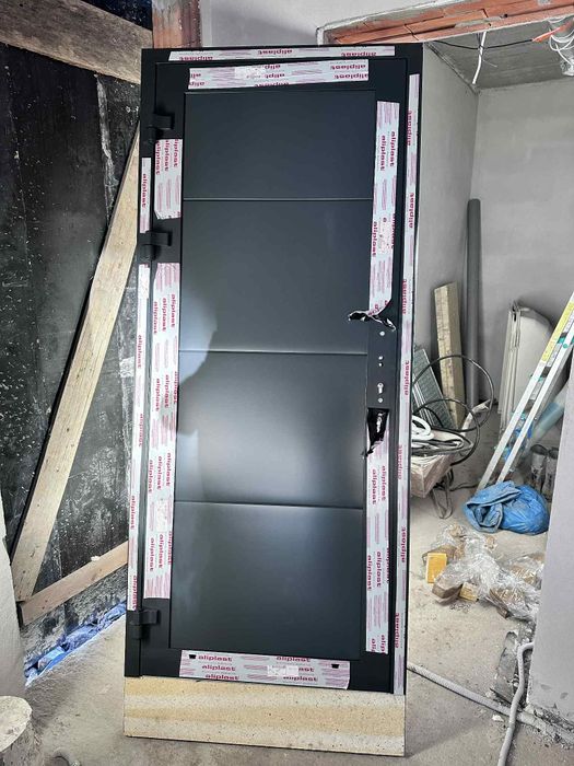 Drzwi z panela bramowego rama aluminium