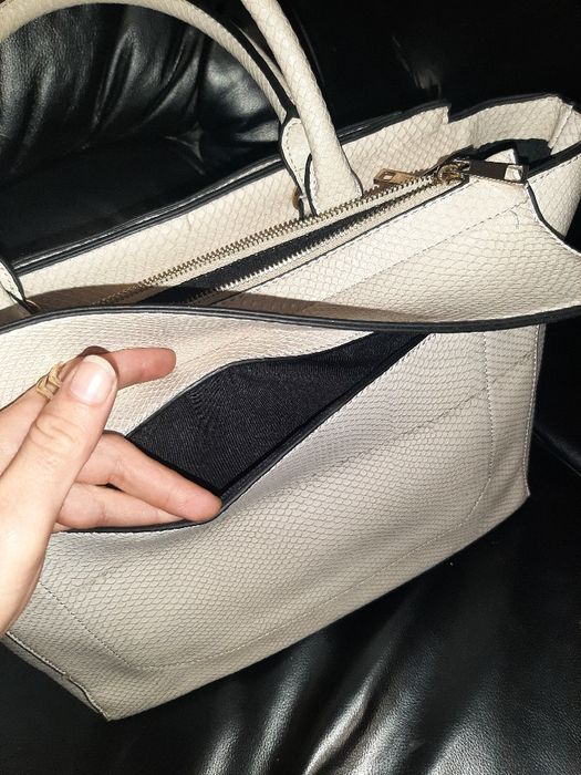 Mala Parfois espaçosa