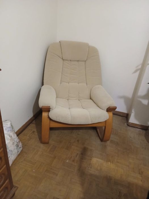 Vendo esta cadeira muito confortável