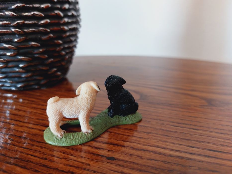 Mopsy schleich figurka.