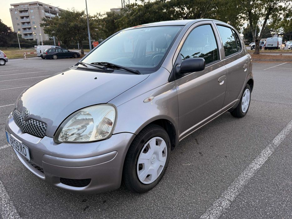 Toyota Yaris 1.0 VVT-i 2004 | 163.868 km | AC | 5 Portas