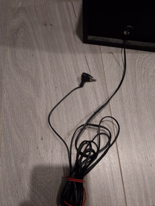 Sprzedam subwoofer 250 watt już jest możliwa wysyłka.