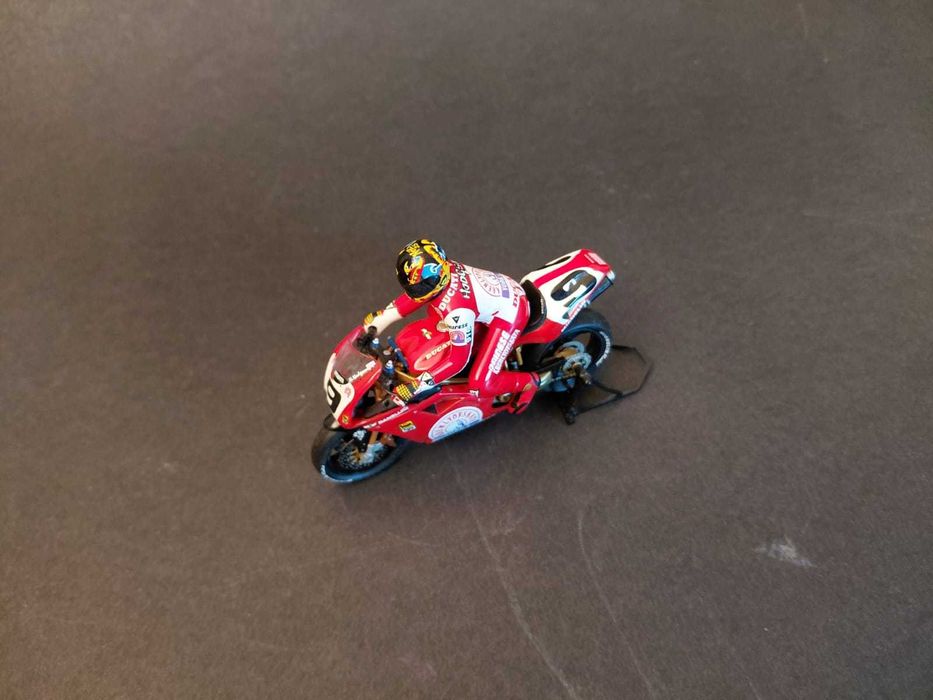 Mota miniatura Ducati 916 ADVF Neil Hodgson 9 Moto GP