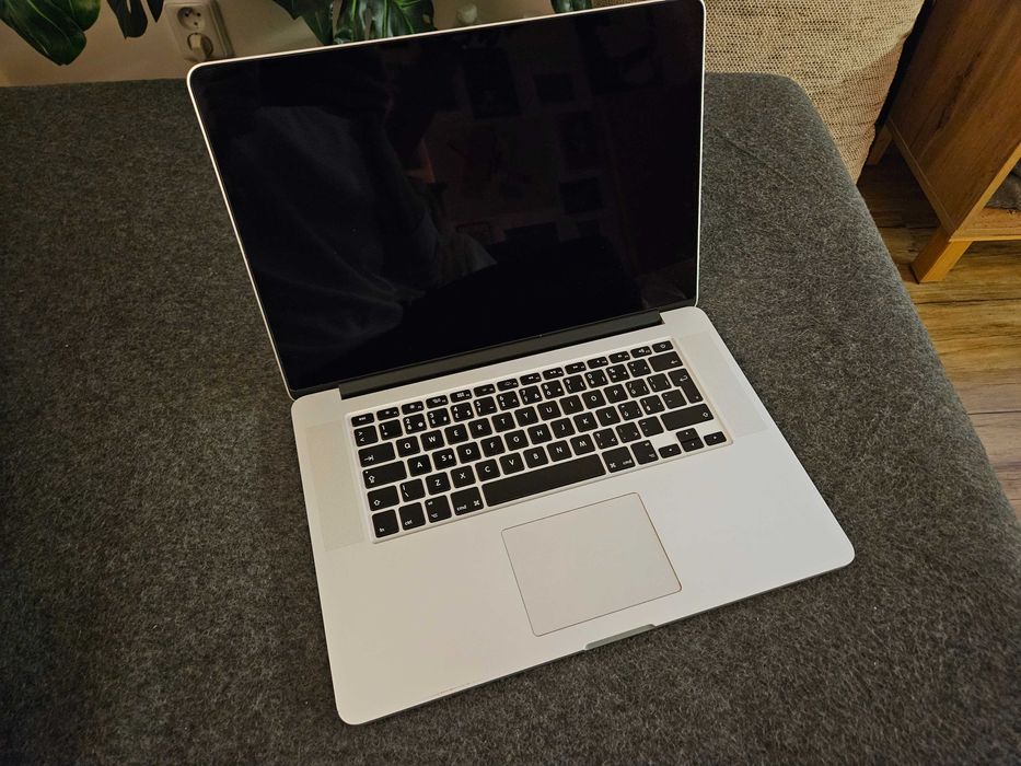 Macbook Pro 15 2015 a1398 i7/16GB RAM/512GB SSD