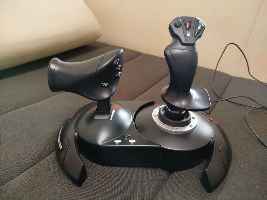 Thrustmaster T-flight Hotas X — джойстик преміум класу