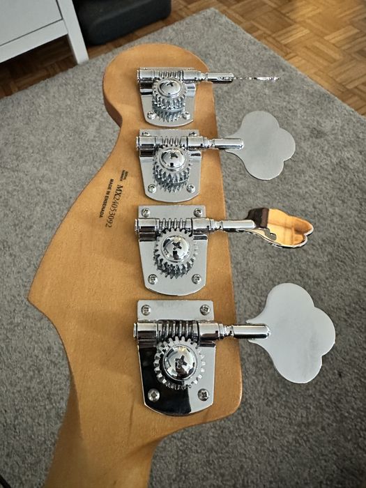 Baixo Fender Player Plus Precision MN Silver Smoke