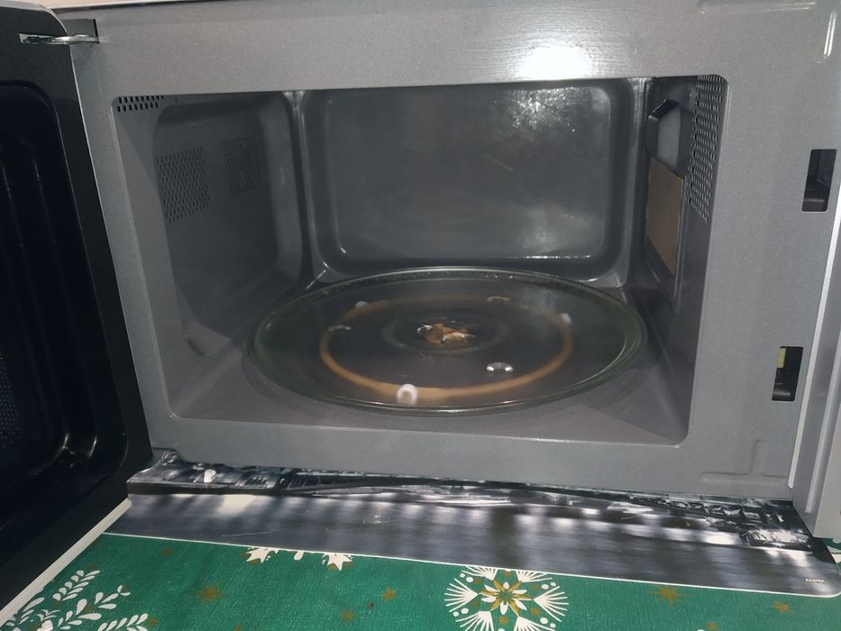 Микроволновка Gorenje MO20E1S 800Вт. Идеальное состояние.