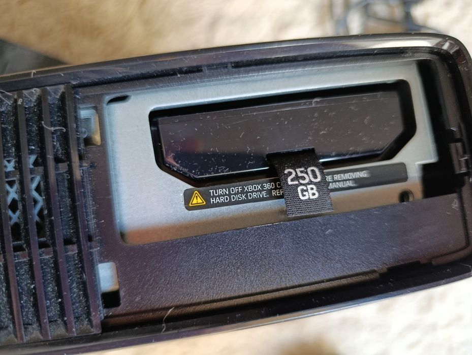 Xbox 360 250 GB, 2 pady, Kinect, gry Minecraft, FIFA 19 pl i inne