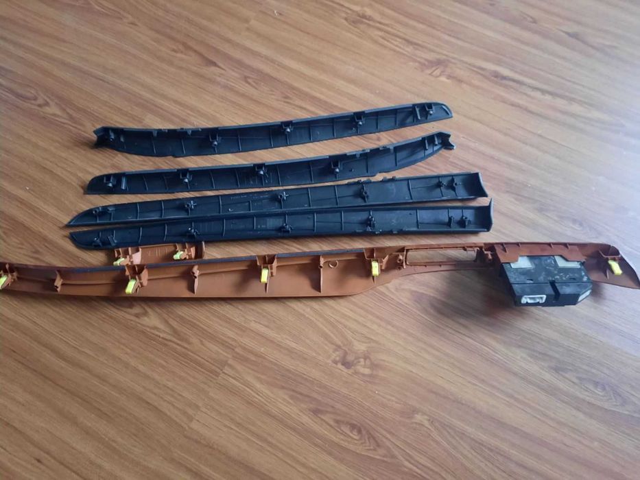 Накладки салону декоративні тойота авенсіс Т25