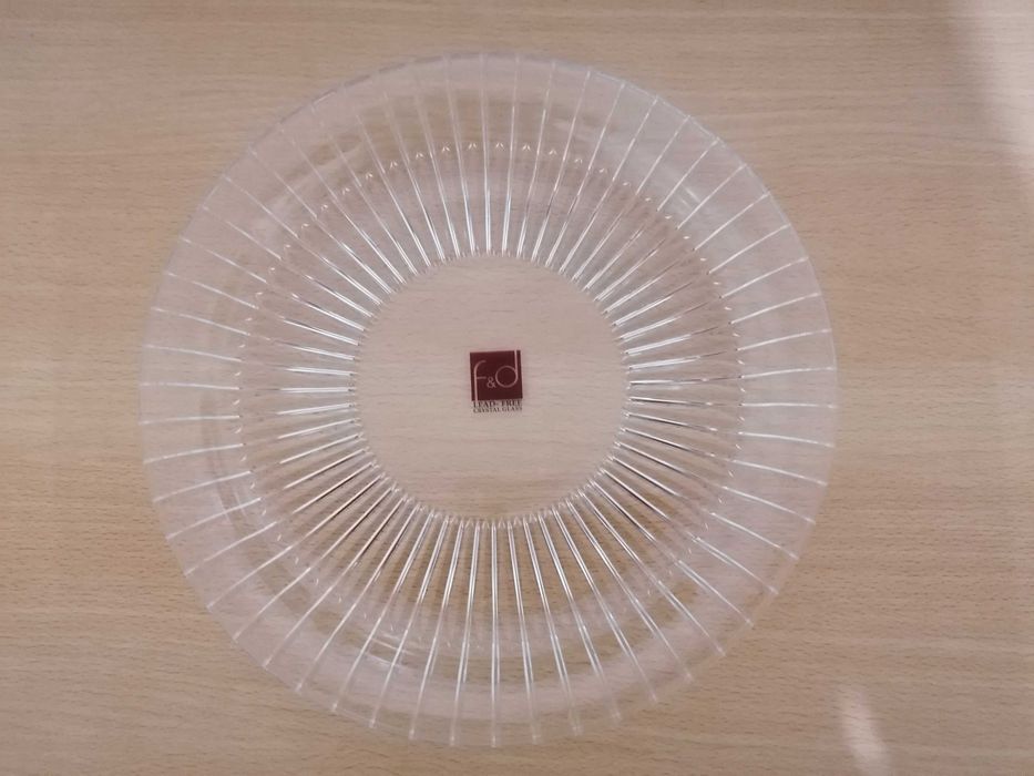 Prato de mesa em cristal