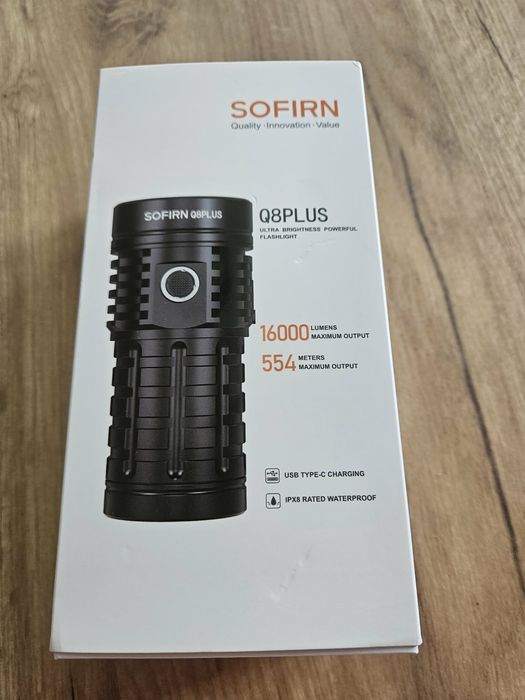 Latarka Sofirn Q8 Plus 16000 Lumenów