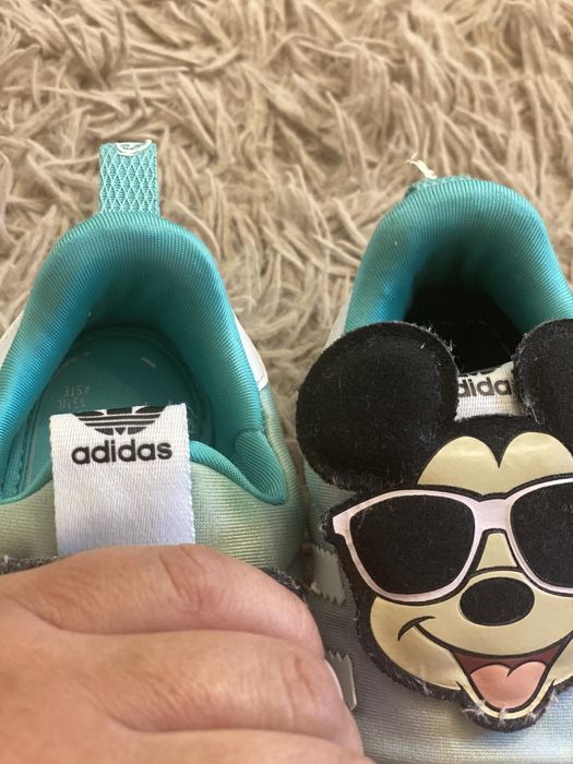 Взуття для дівчинки