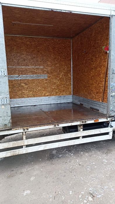 Автомобіль Рено маскот