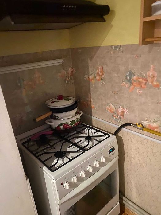 Продаж будинку з комунікаціями пригород Н