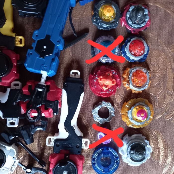 Бейблейд.Продаётся одним лотом.