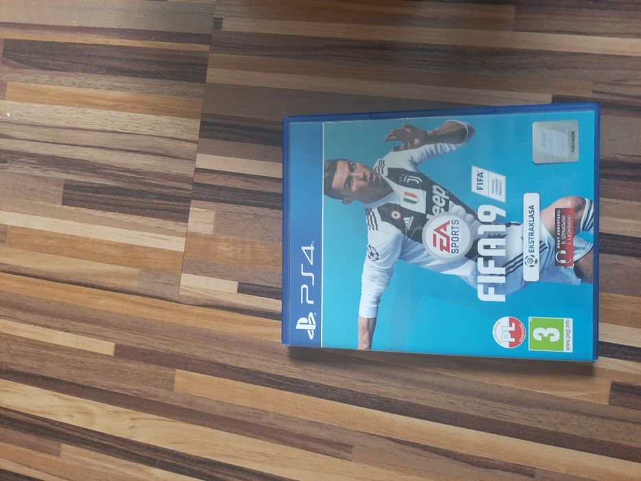 Sprzedam grę fifa 19