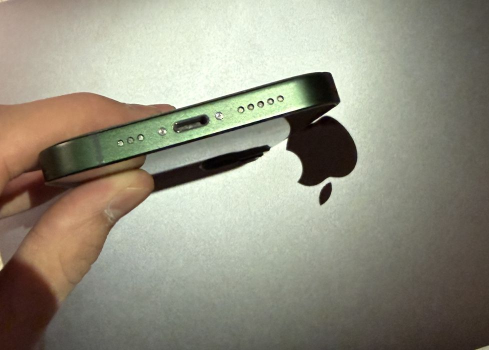 Apple 13