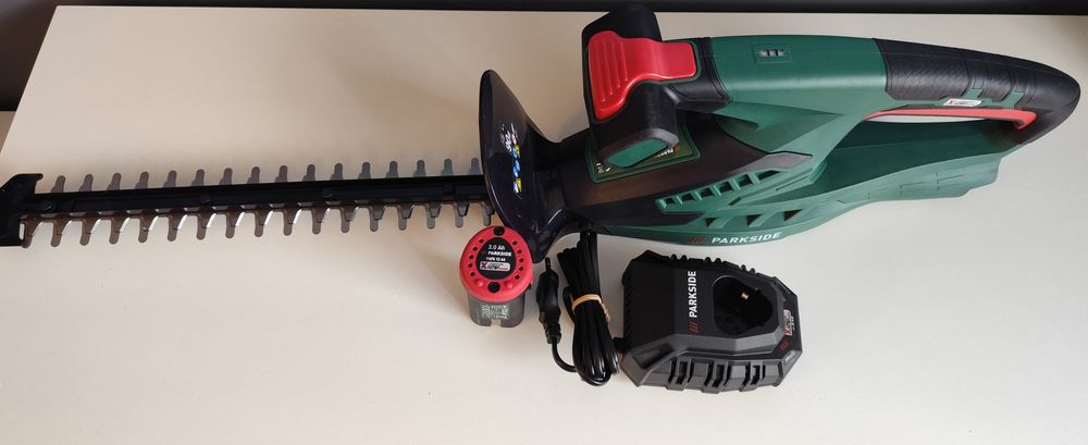 Nowe nożyce Parkside 12v z ładowarką i akumulatorem.