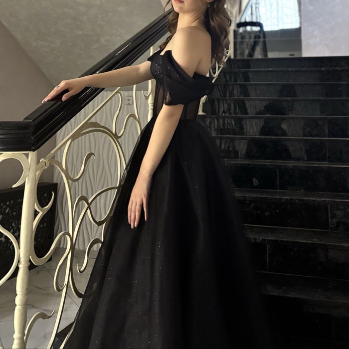 Випускне  плаття  чорне