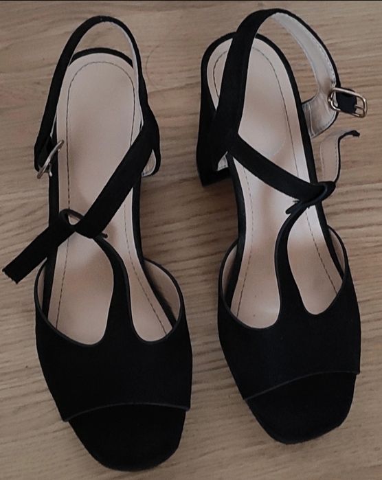 Sandálias salto alto