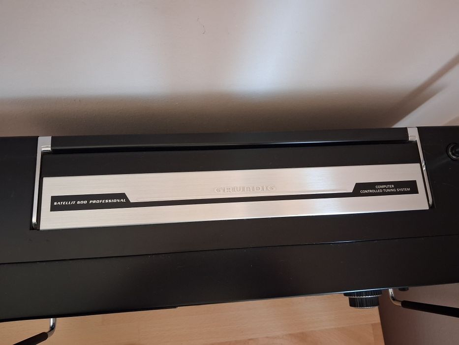 Продам радіо GRUNDIG SATELLIT 600