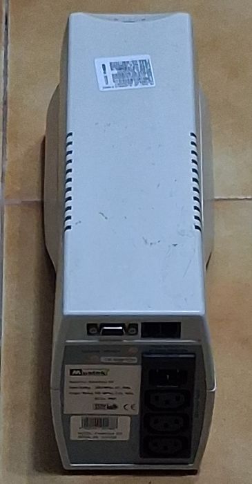 UPS para estabilizar corrente - avariado