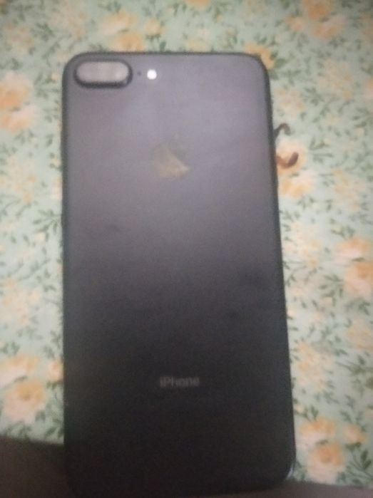 Айфон 7+ на 128гб