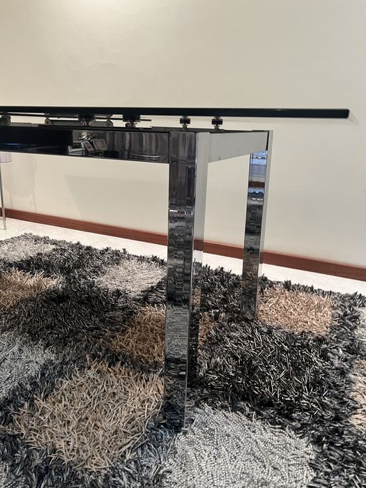 Mesa de jantar em vidro