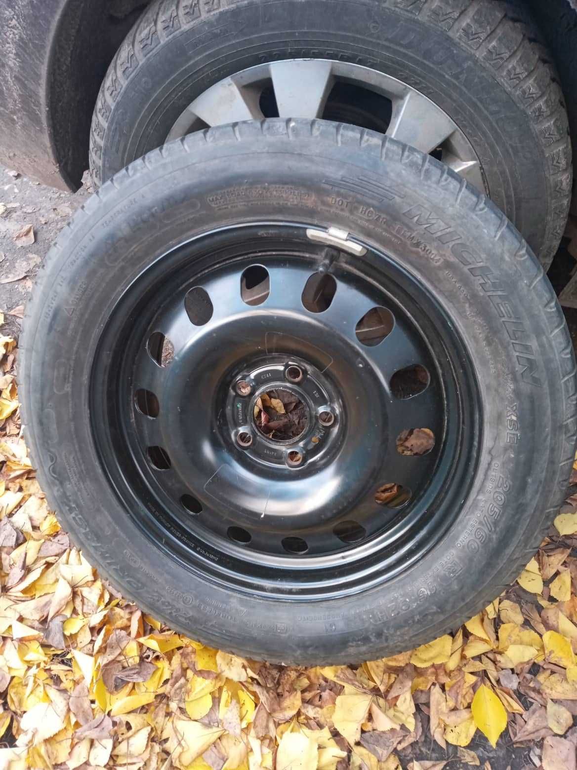 Колесо R16 205/60 з диском: 750 грн. - Колеса в зборі Харків на Olx
