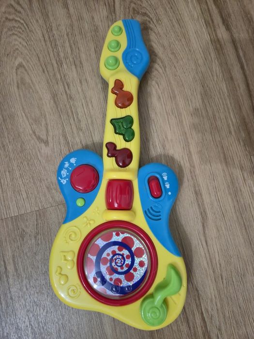 Vários brinquedos de criança